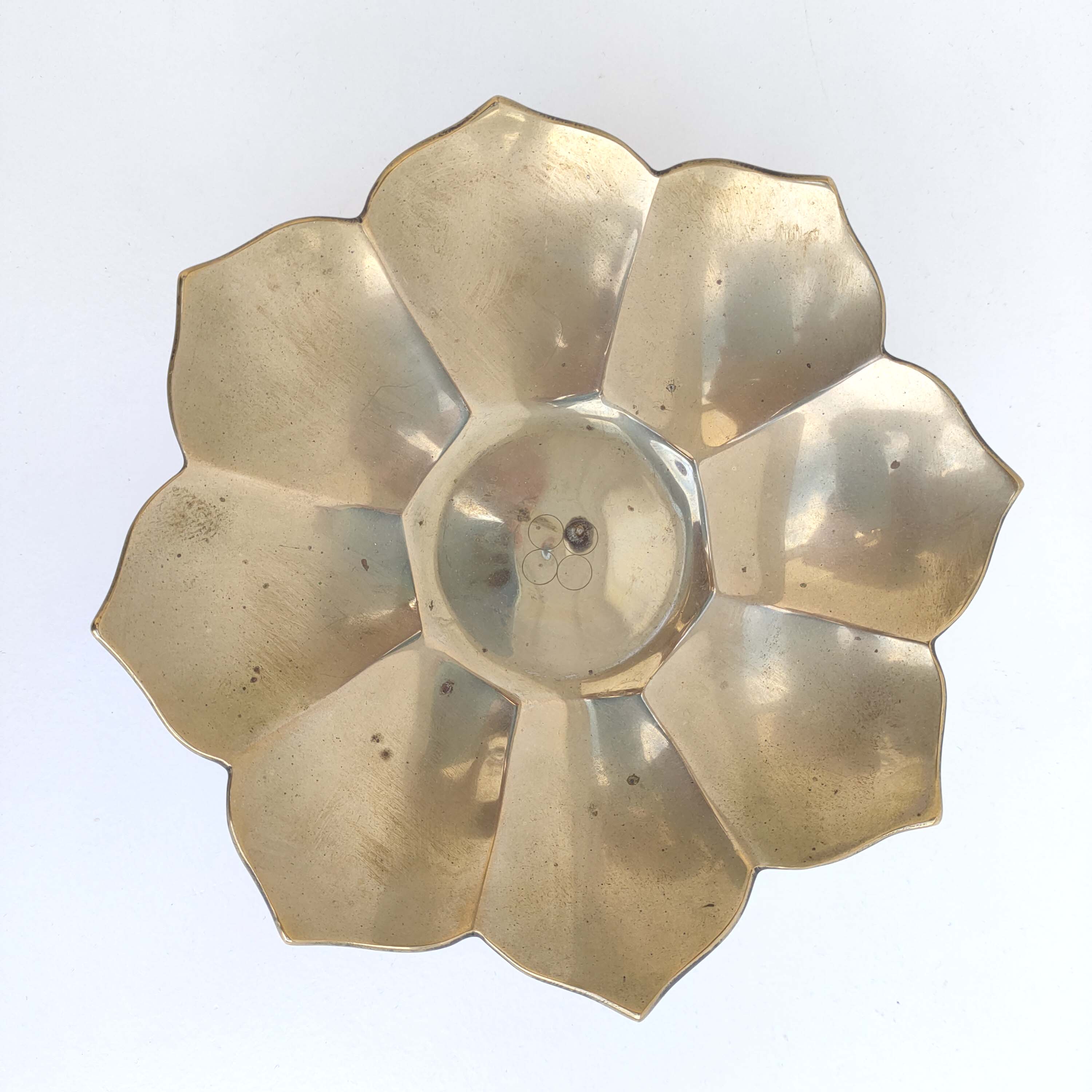 Brass flower cup