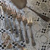 Série de 12 fourchettes à dessert et pelle à tarte