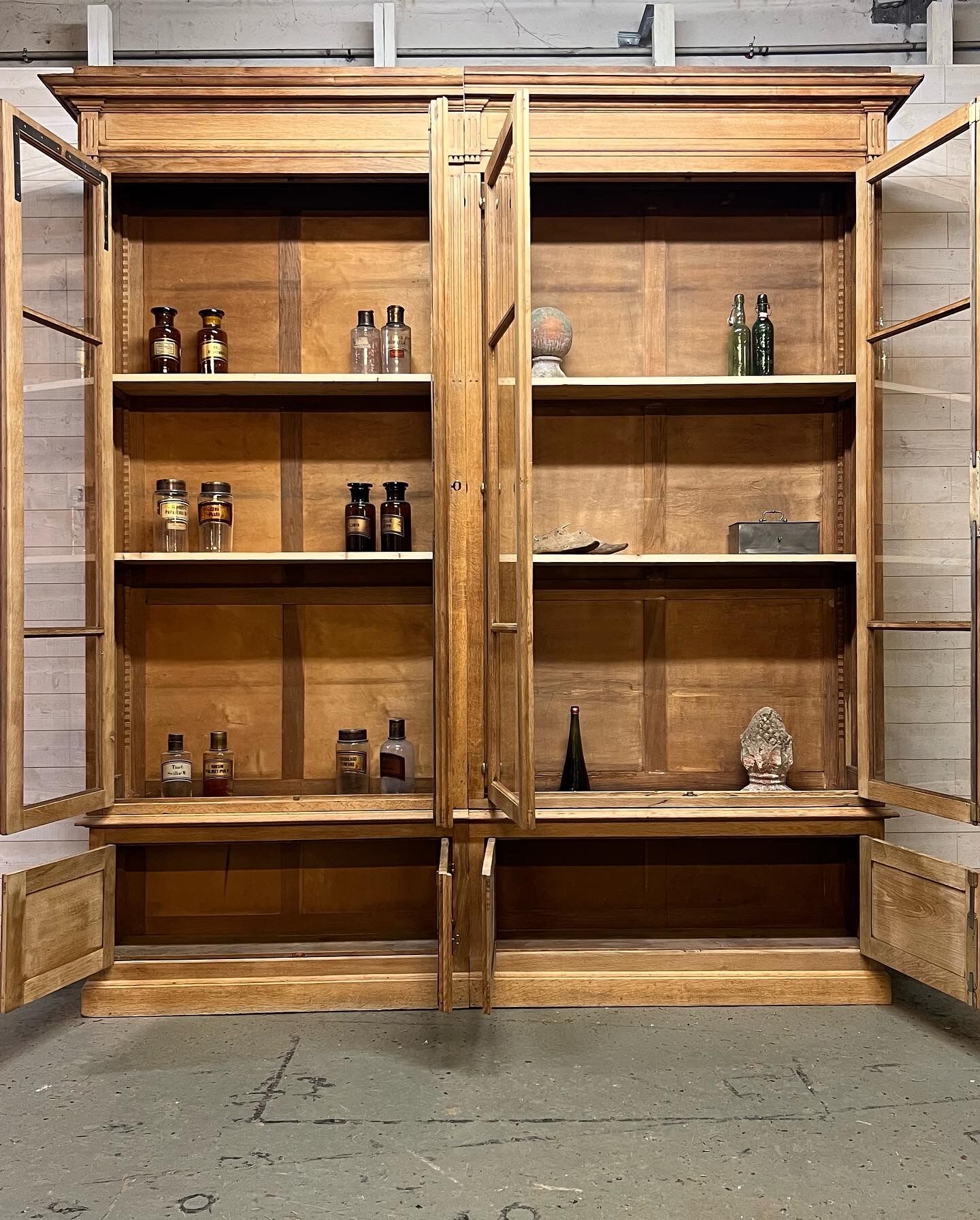 Showcase bookcase early XX th in solid oak