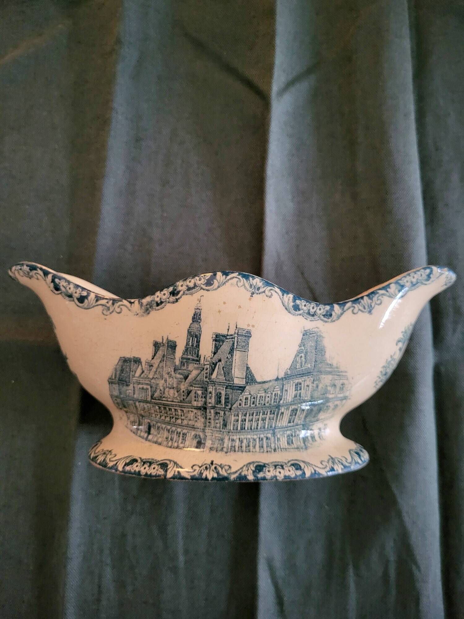 Saucière terre de fer 1848