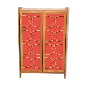 Armoire de poupée vintage osier