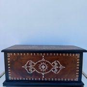 Oriental chest with marquetry and mother-of-pearl, antique.
