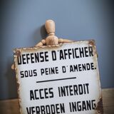 Enamelled plate defense display