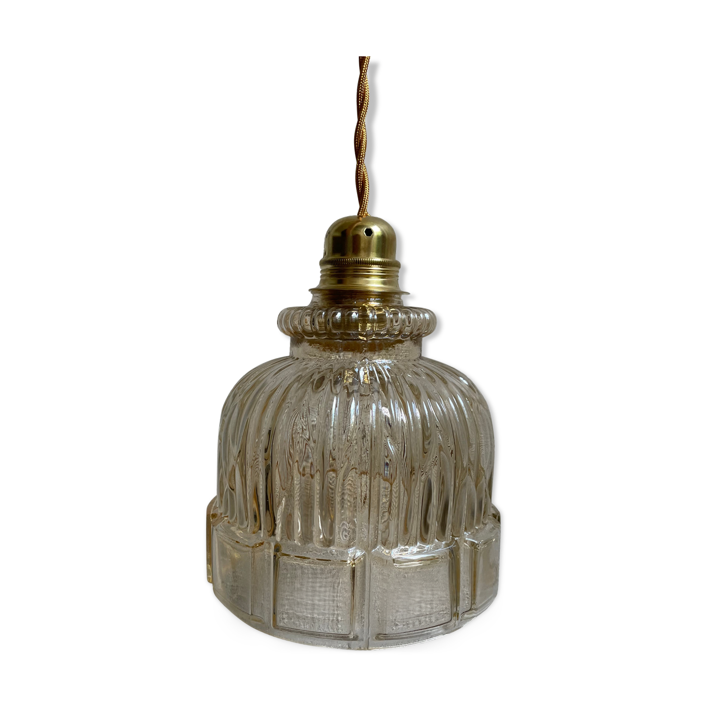 Molded glass suspension