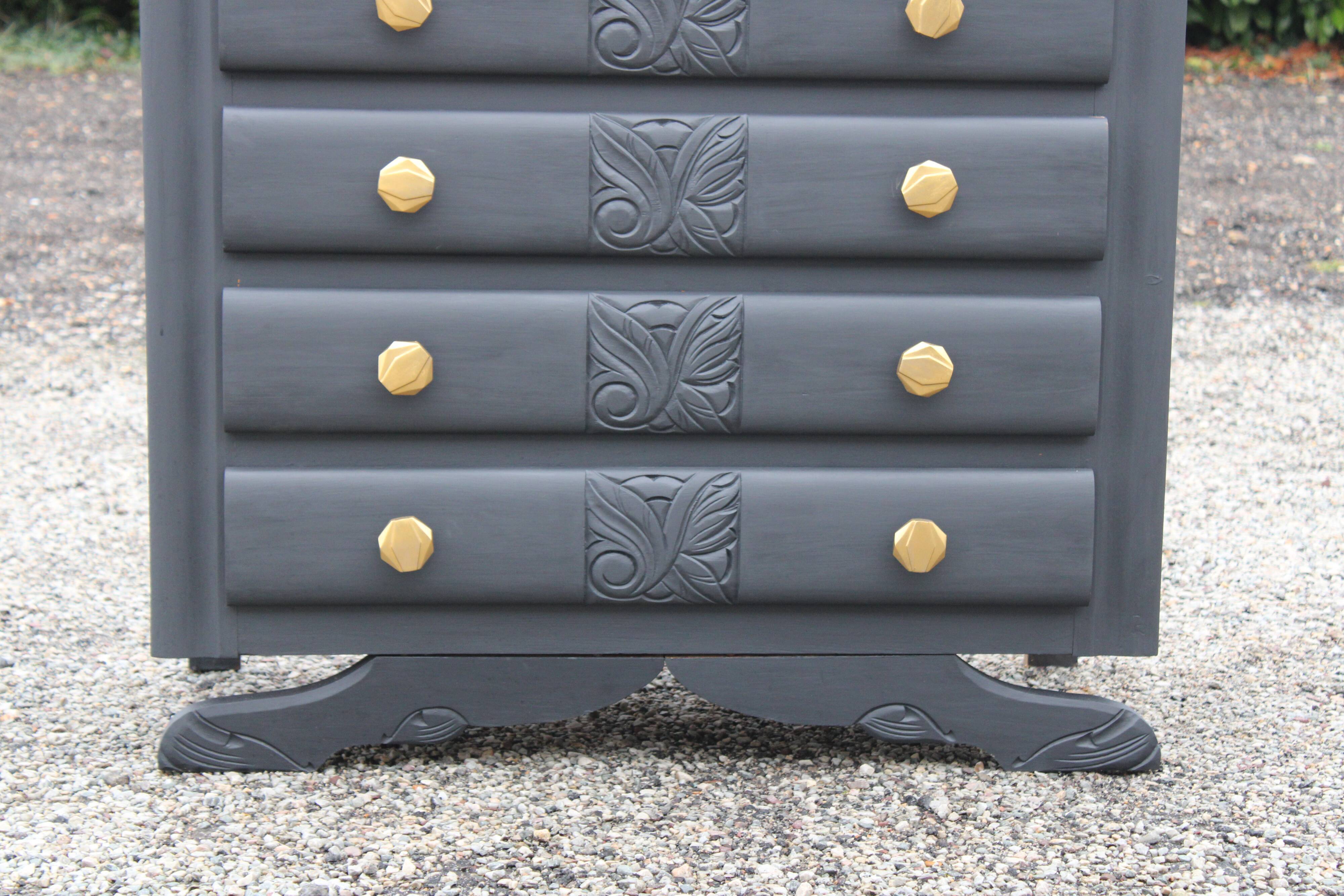 Art Deco chest of drawers