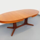 Table à manger ovale extensible en orme par Baumann, années 60-70