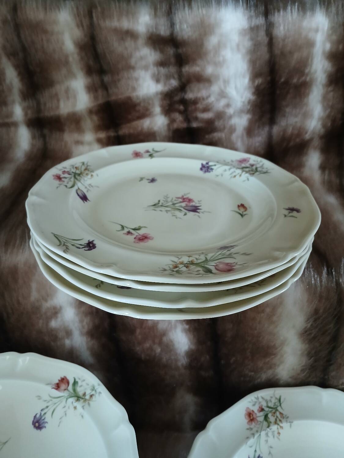 Service of 8 plates + 1 compote dish Limoges France