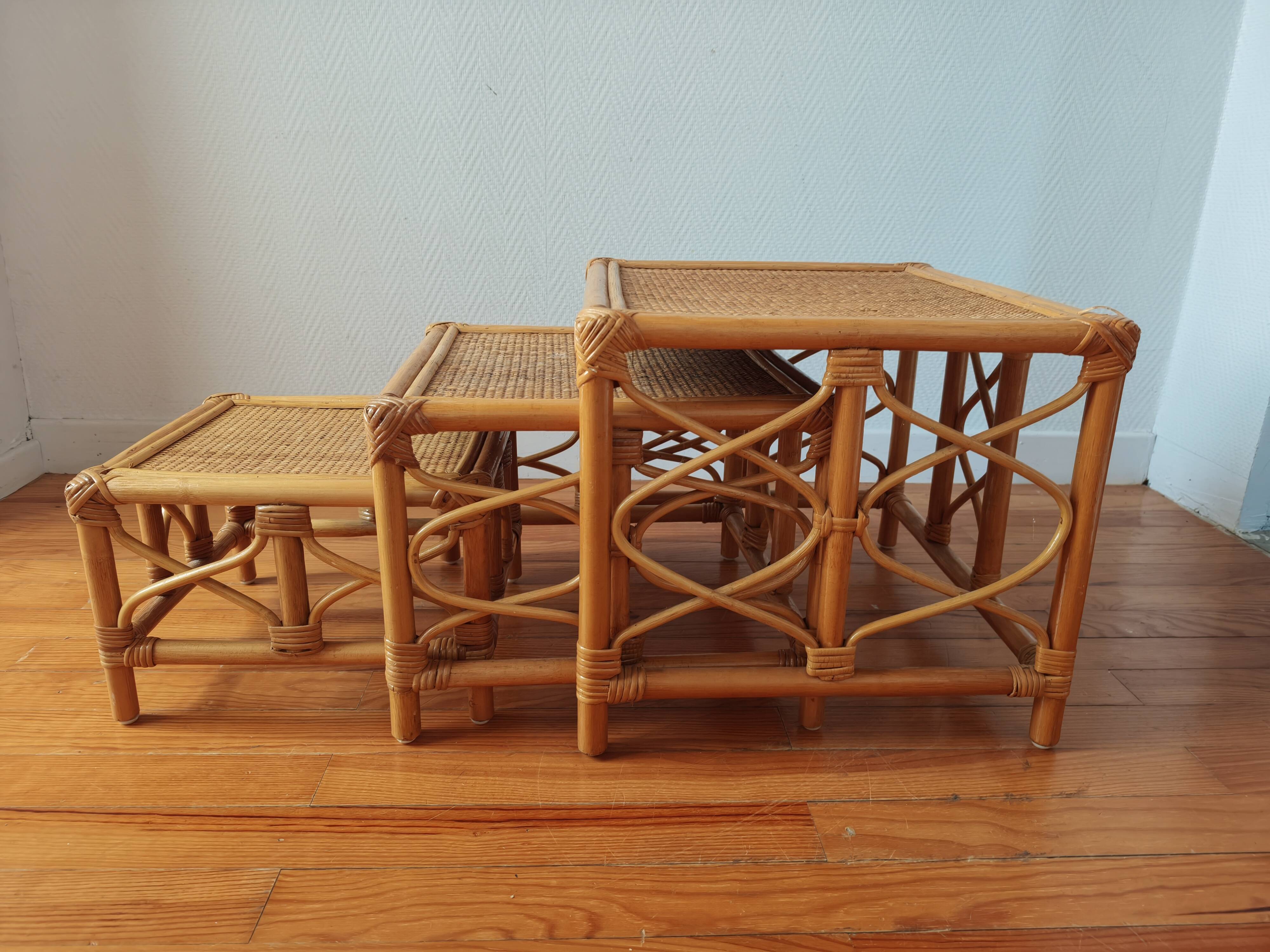 Tables gigognes en rotin et cannage – Esprit Riviera – Vers 1970/80
