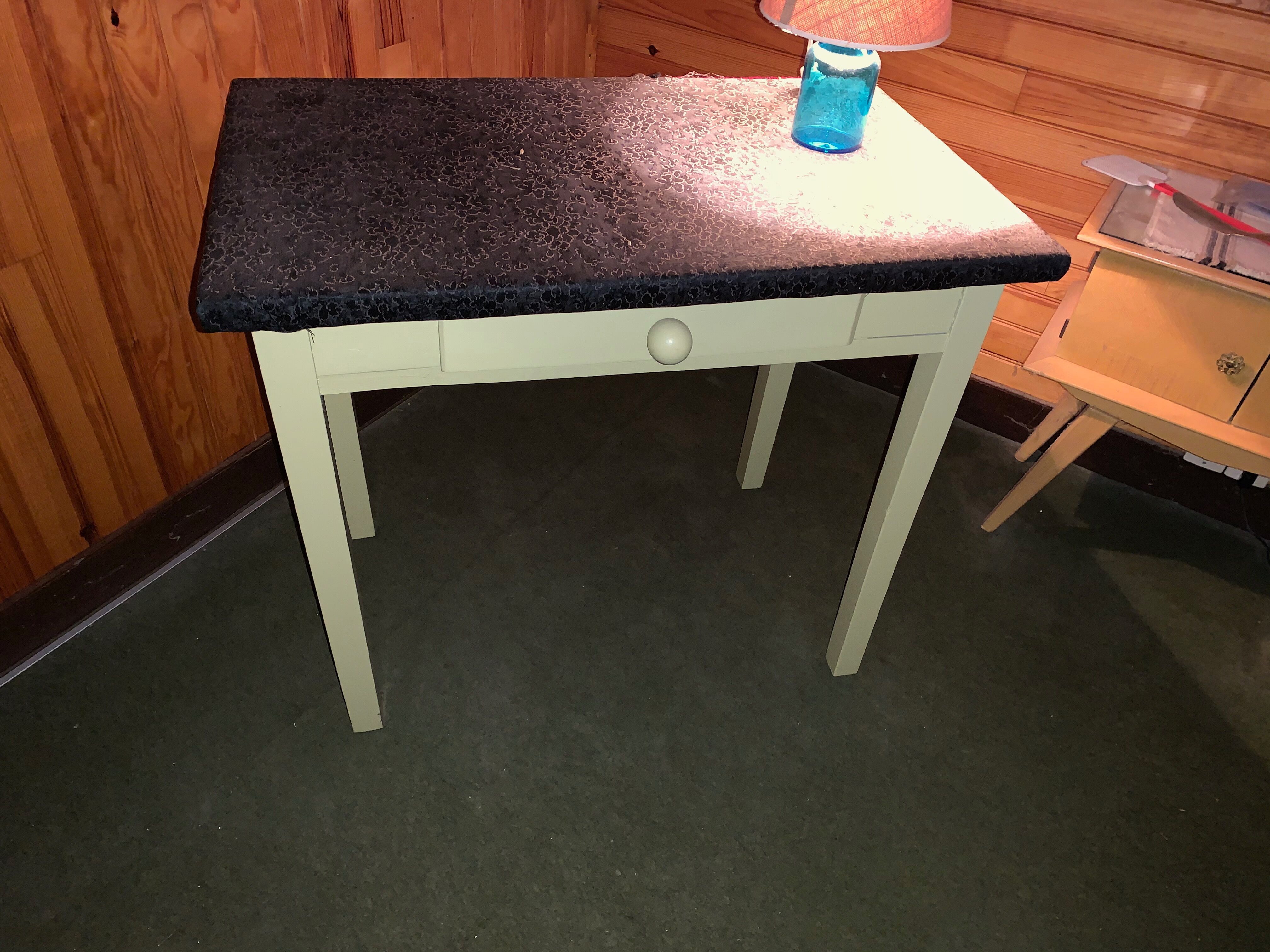Table bureau