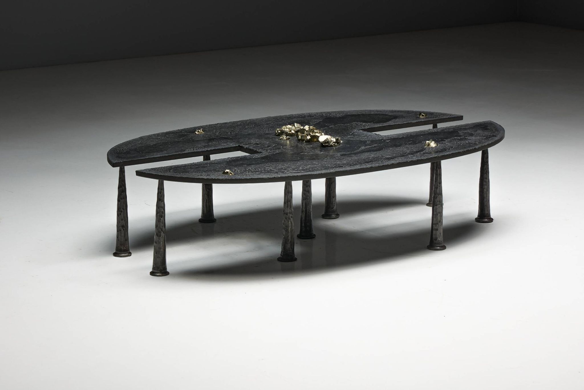 Table basse en fer brutaliste de Thomas Serruys, Belgique, 2019