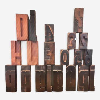Print letters (20) - wood (pear)