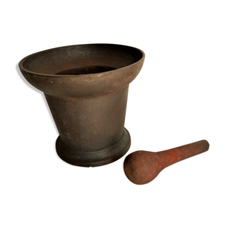 18th century iron cast iron apothecary mortar