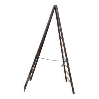 Double ladder in vintage Cognet wood