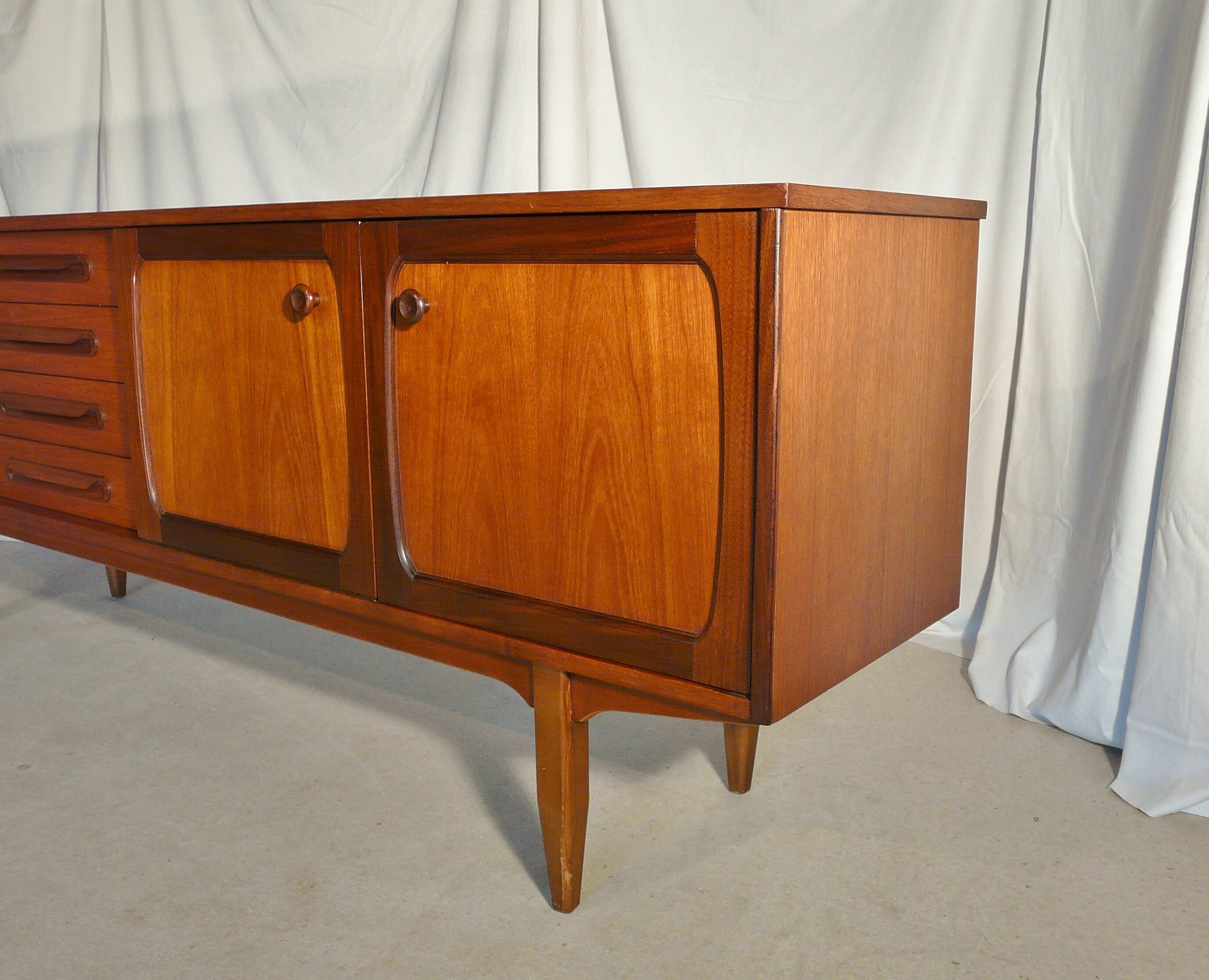 Stonehill Teak Scandinavian Line