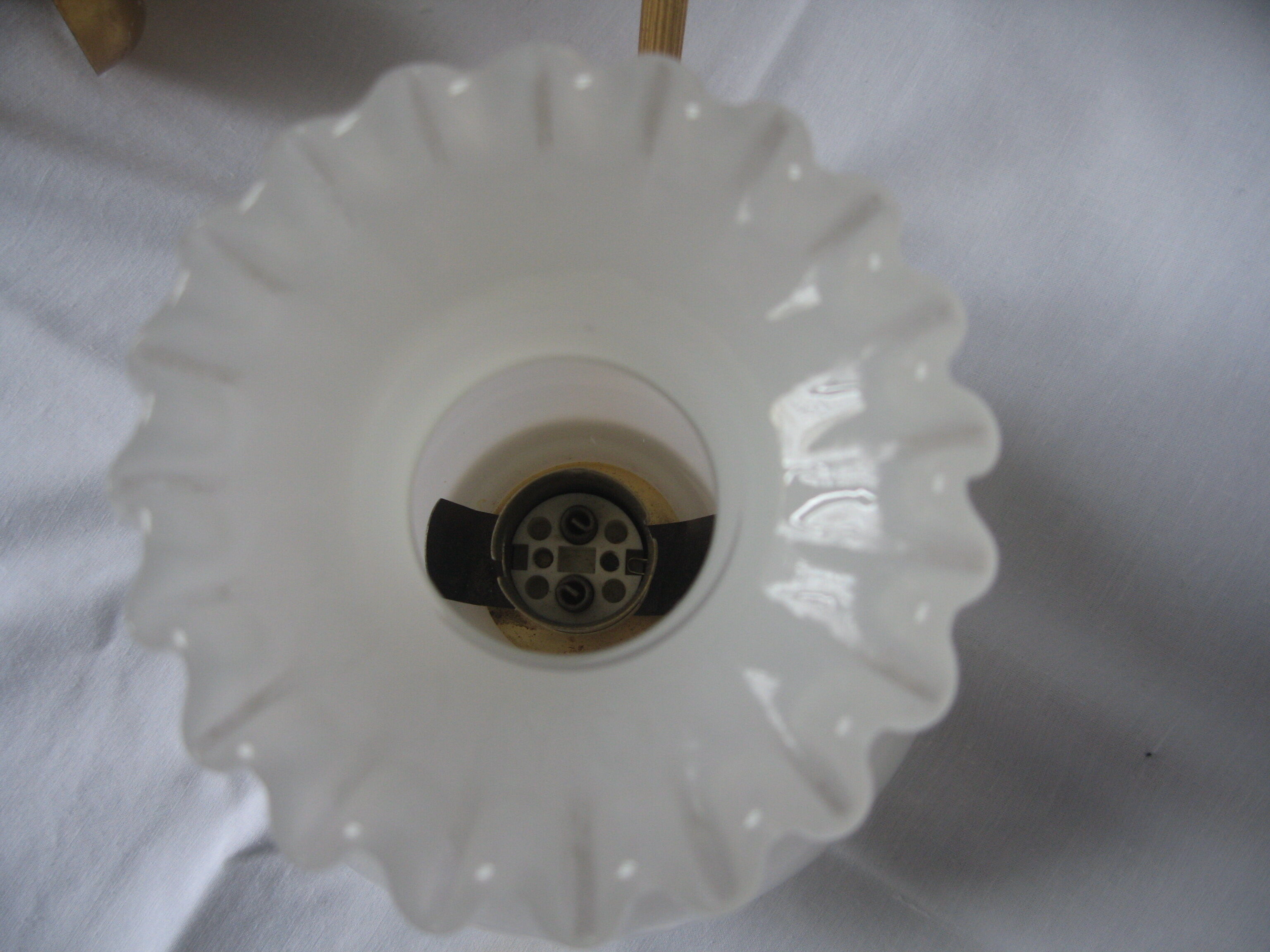 Opaline suspension