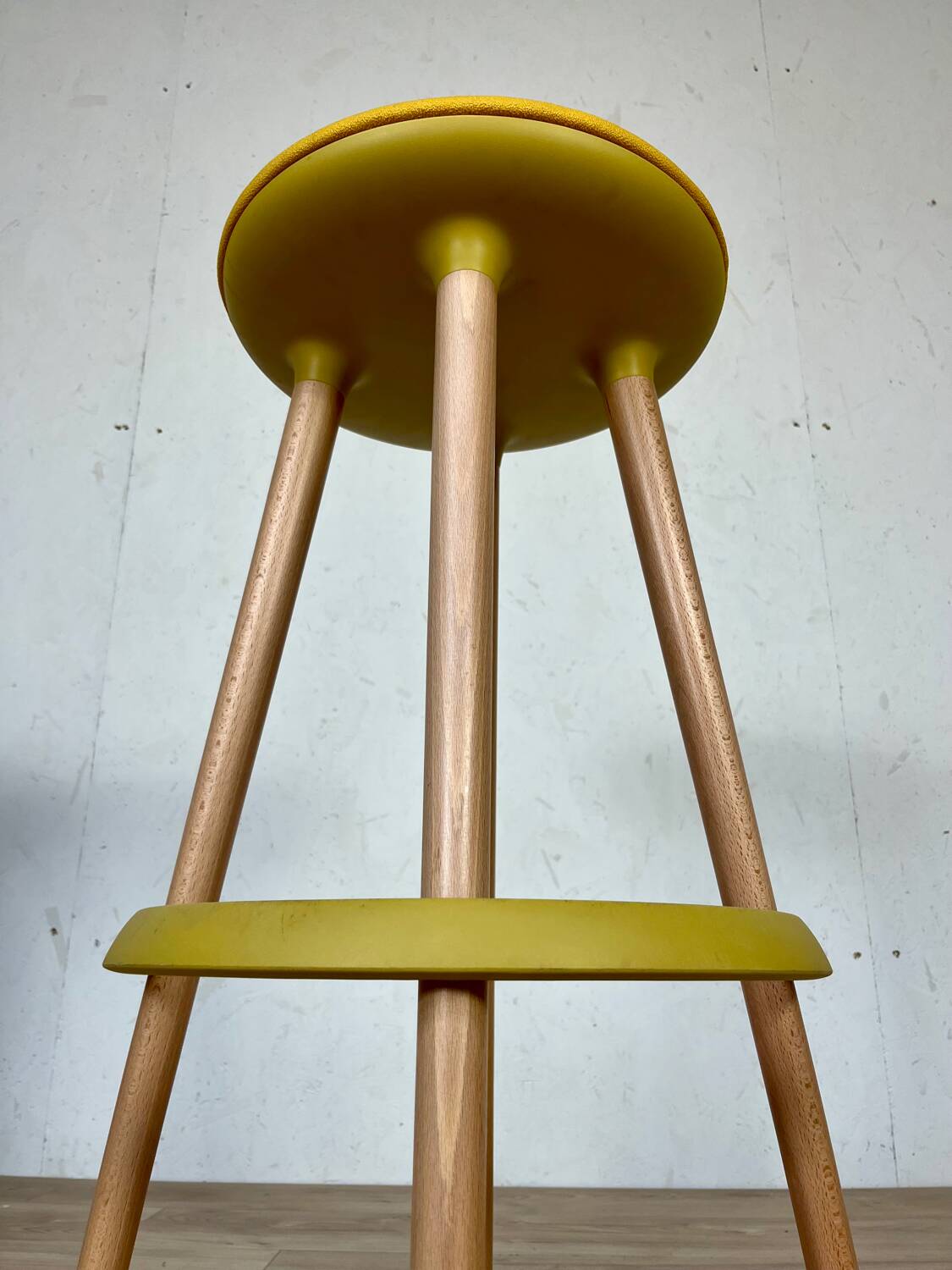 Enea Lottus high stool - Contemporary design - Light wood