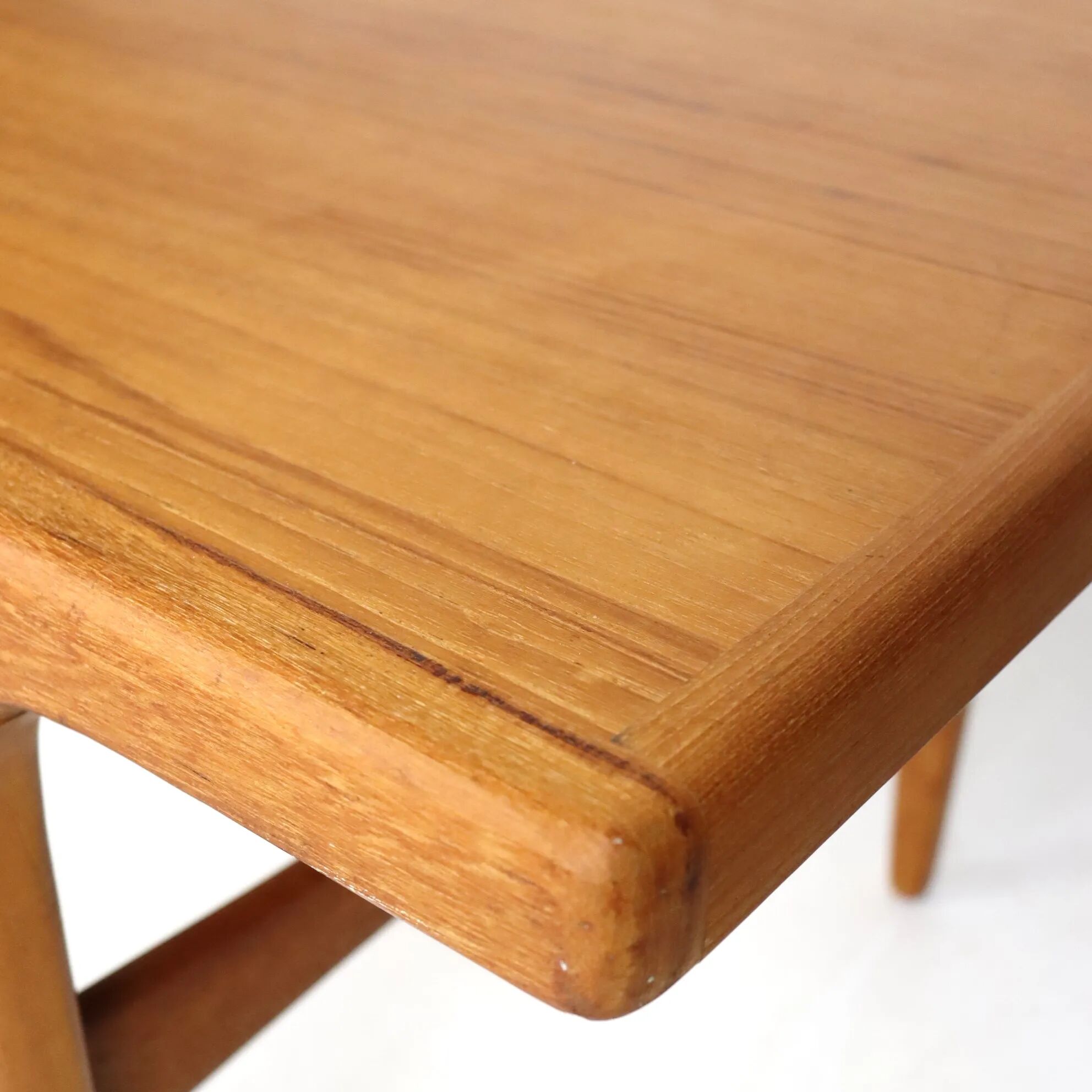 Table basse en teck années 60