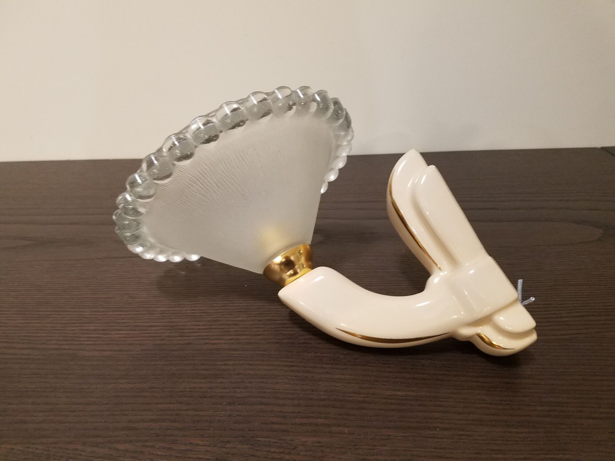 2 art deco wall lights in porcelain and frosted glass