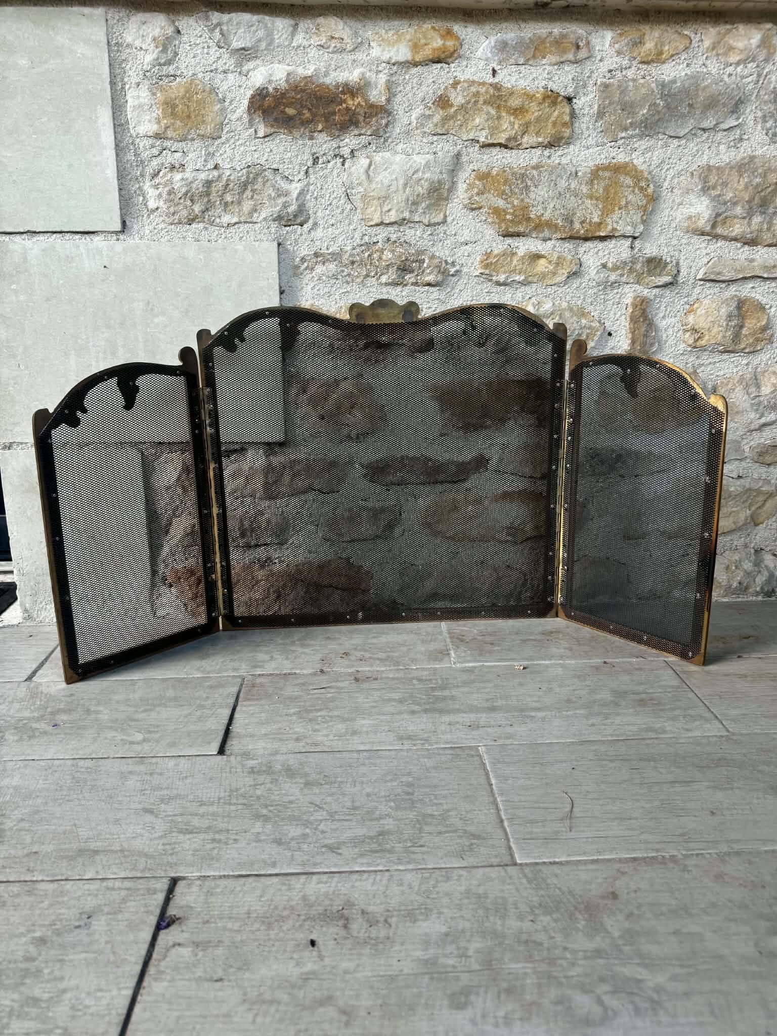 Brass fireplace screen in Louis XV style