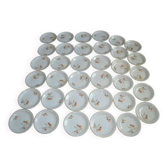 set of plates signed Sarguemines model Chatou, ear of wheat plate