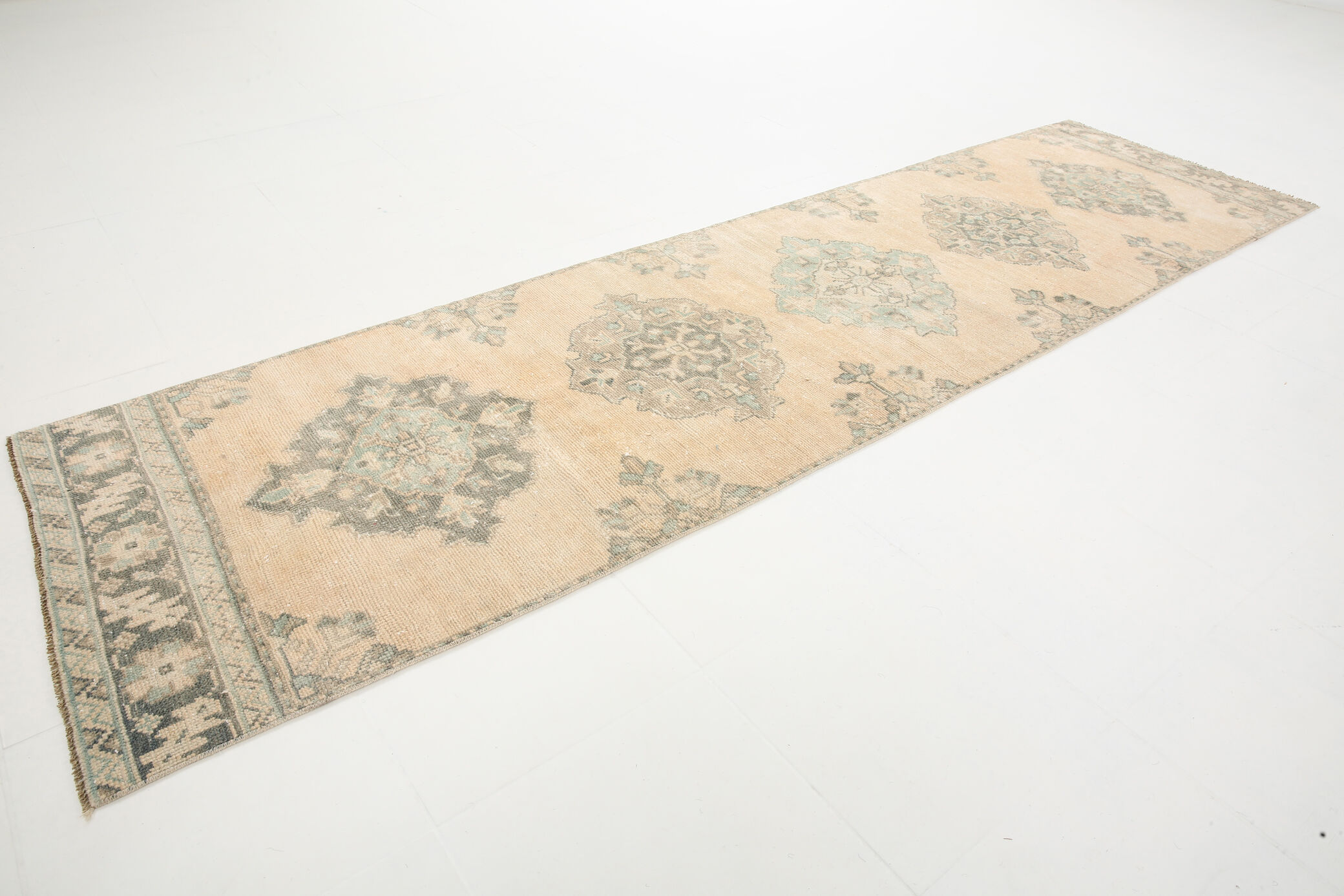 3x11 Turkish Classic Runner Rug, 89x327Cm