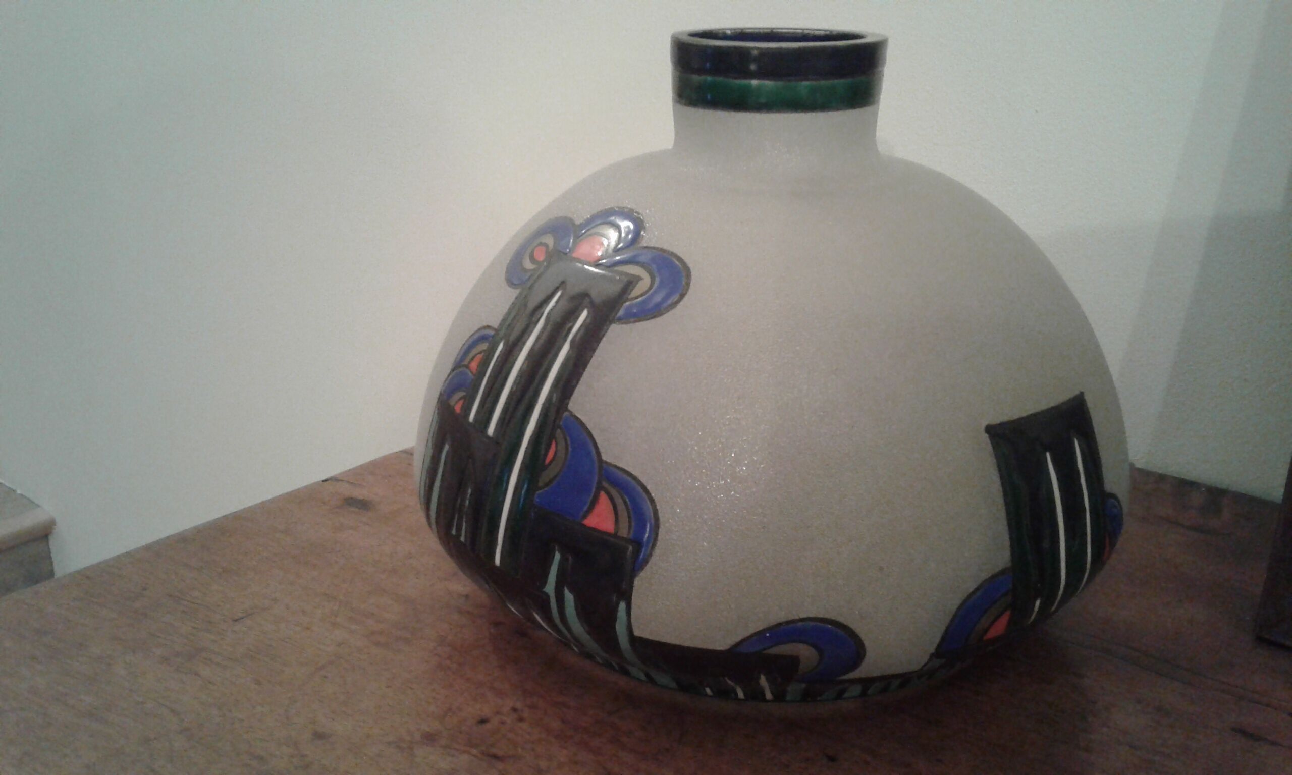 Vase art deco, signé Leune verre granité
