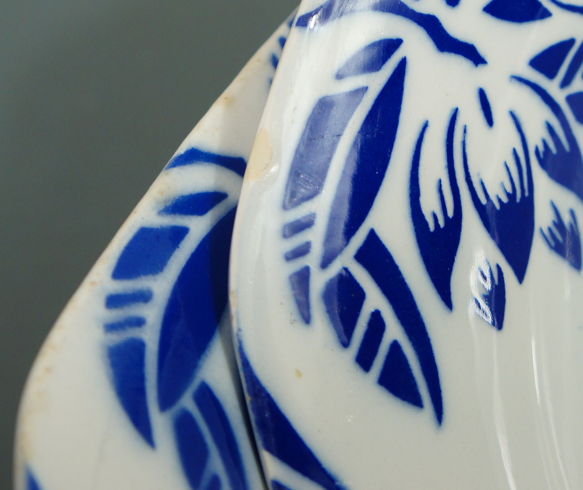 Set of 2 ceramic bowls