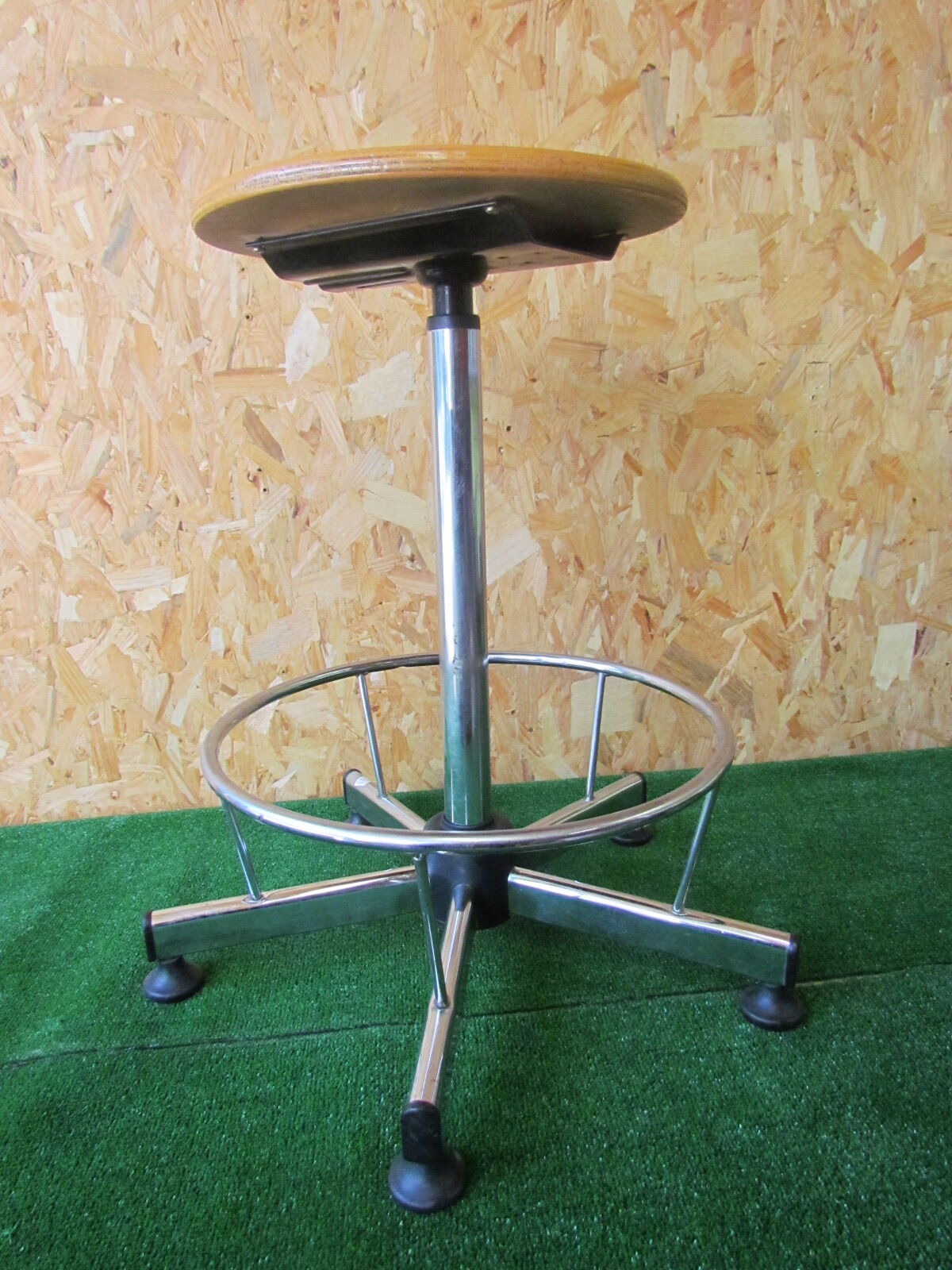 Turning industrial stool