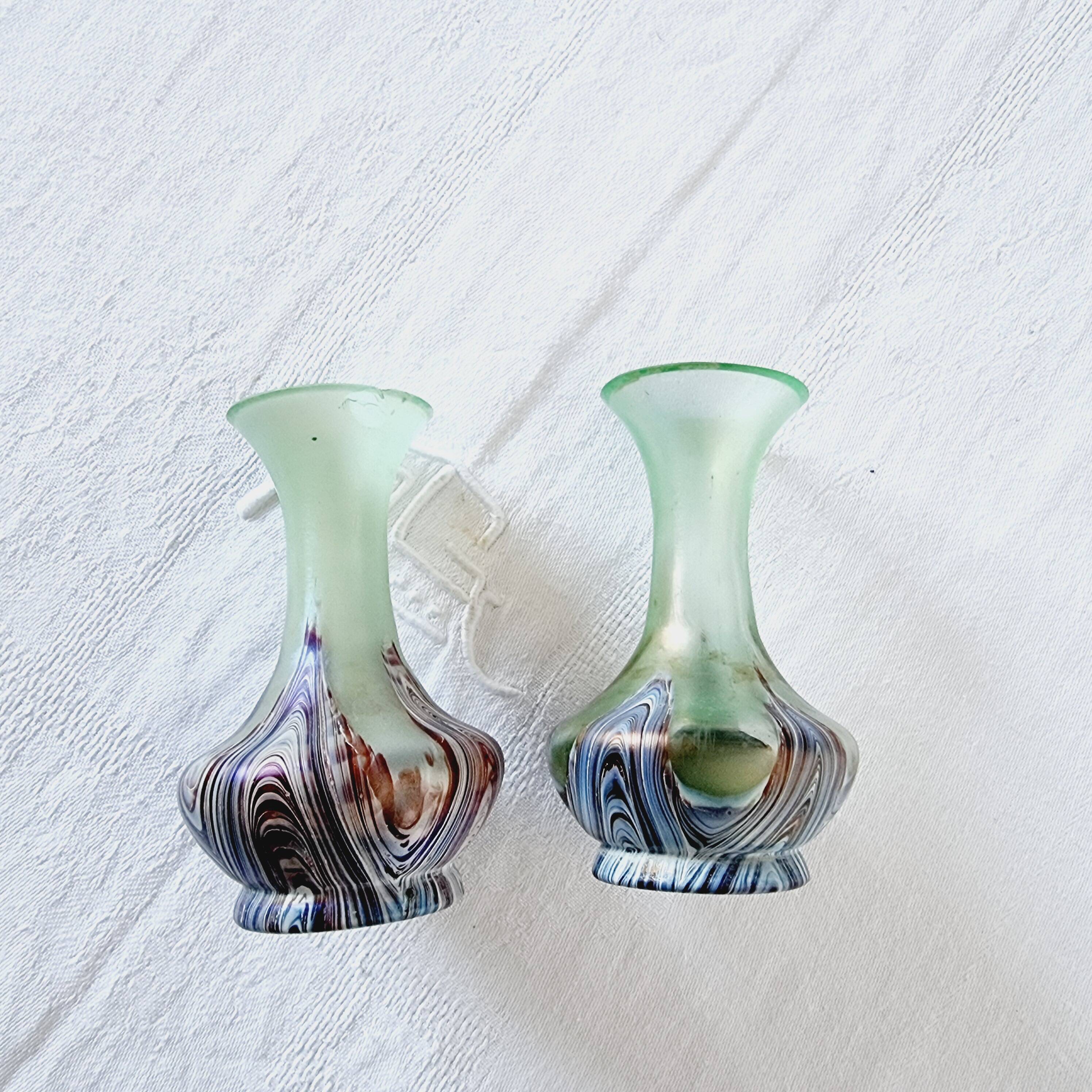2 exclusive Loetz Violet vases in Bohemian crystal from 1899.