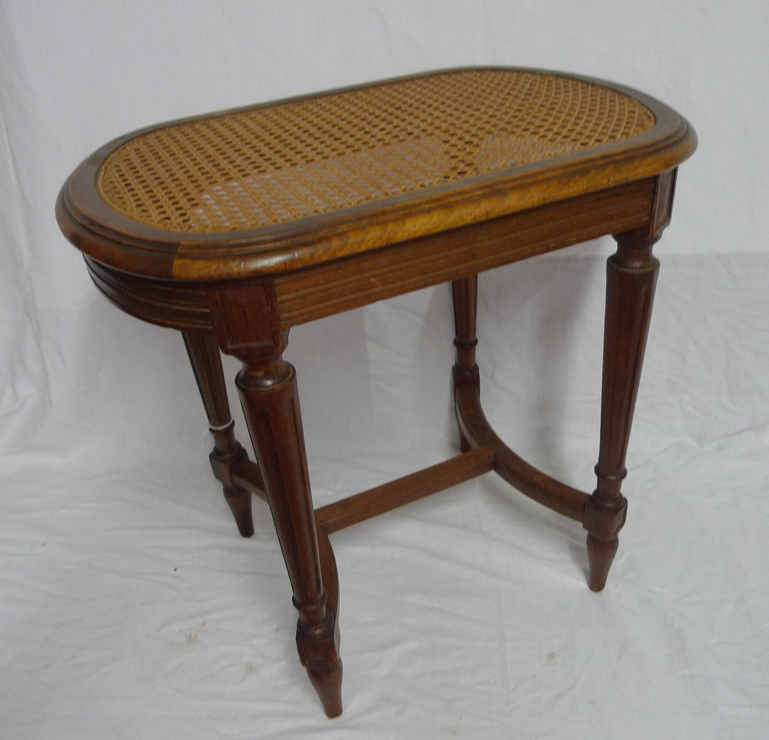Tabouret de piano cannage