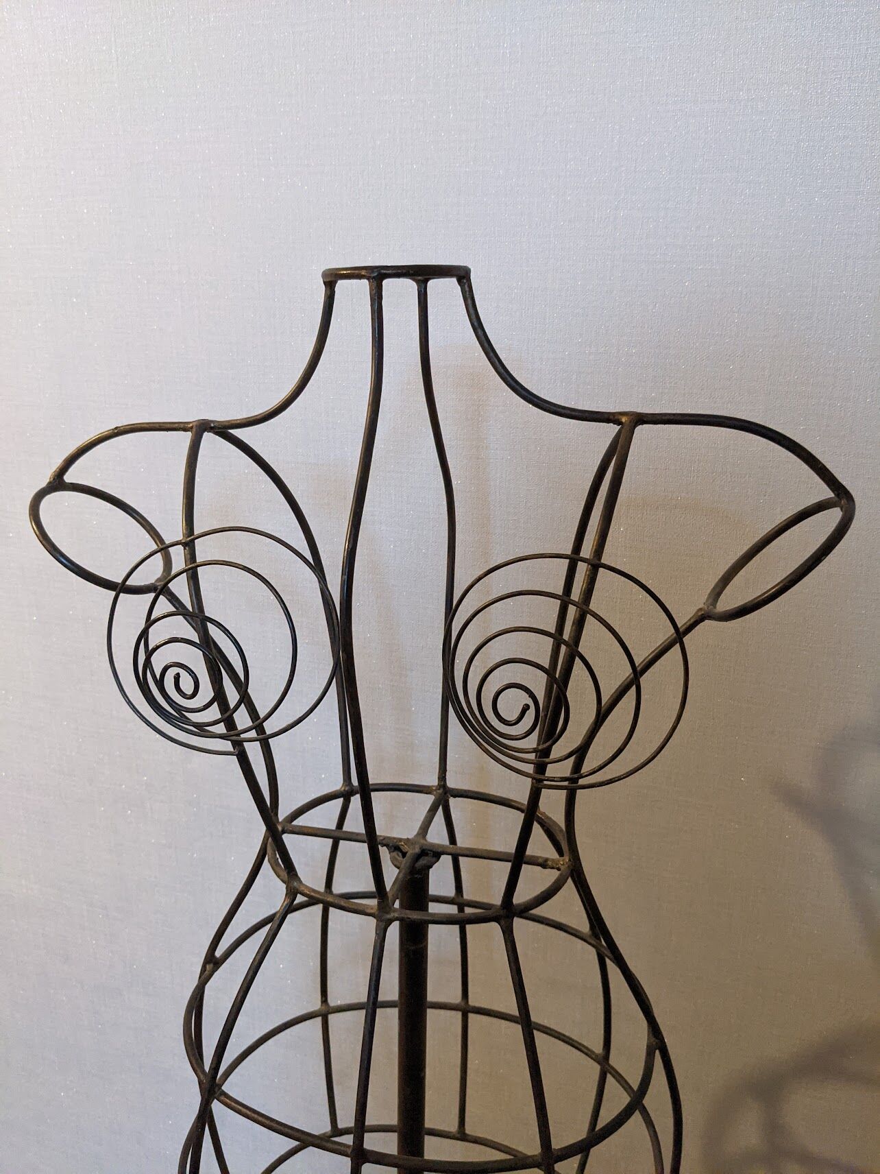 Adjustable metal mannaquin