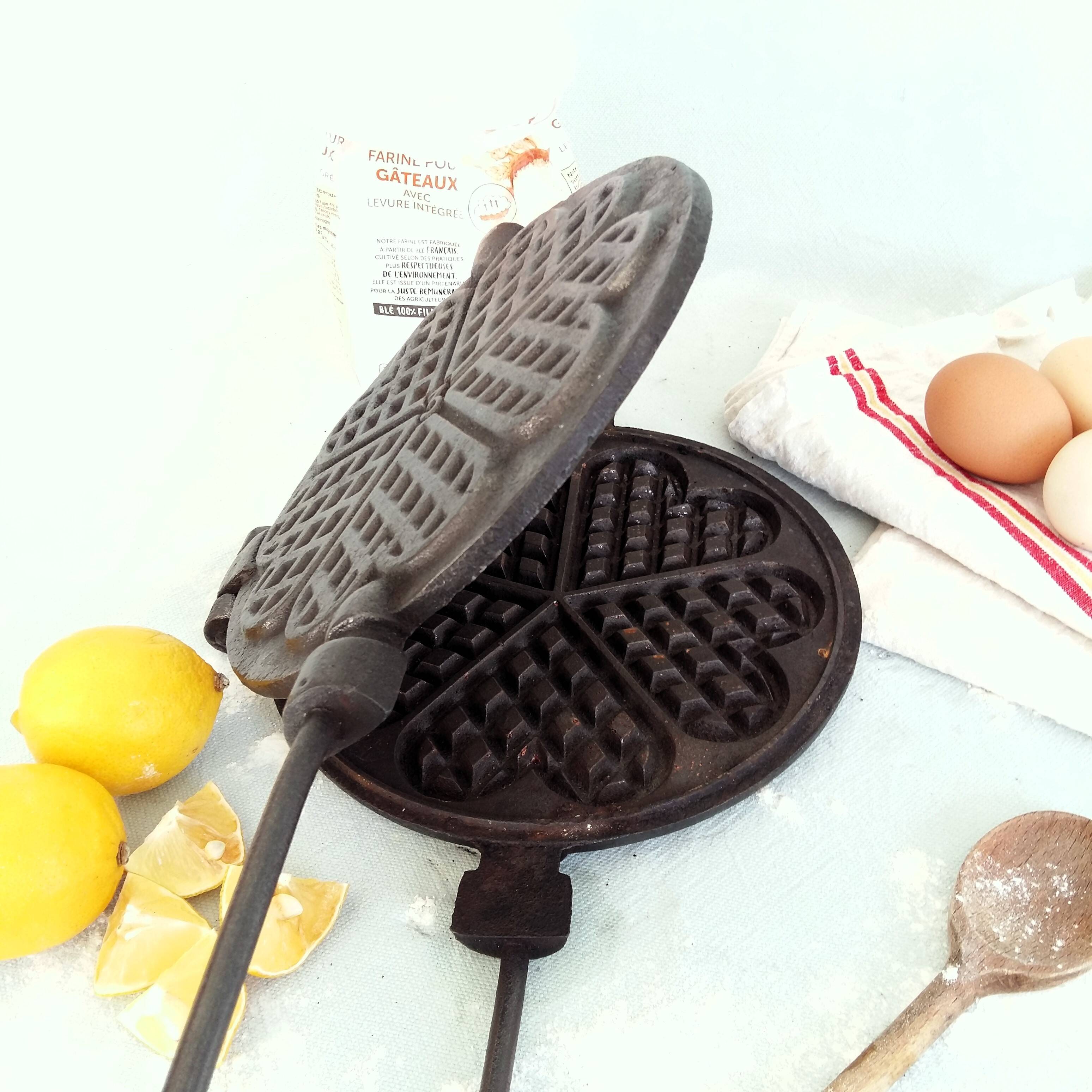 Heavy Antique Waffle Pan. Cast Iron Waffle Maker.