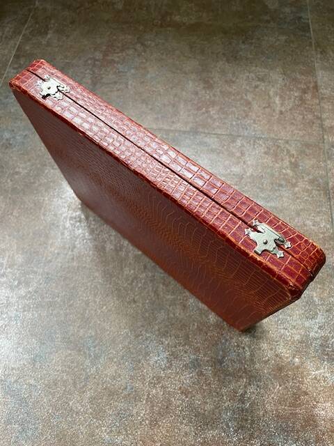 VINTAGE BOX OF 12 KNIVES from the 1950s-60s