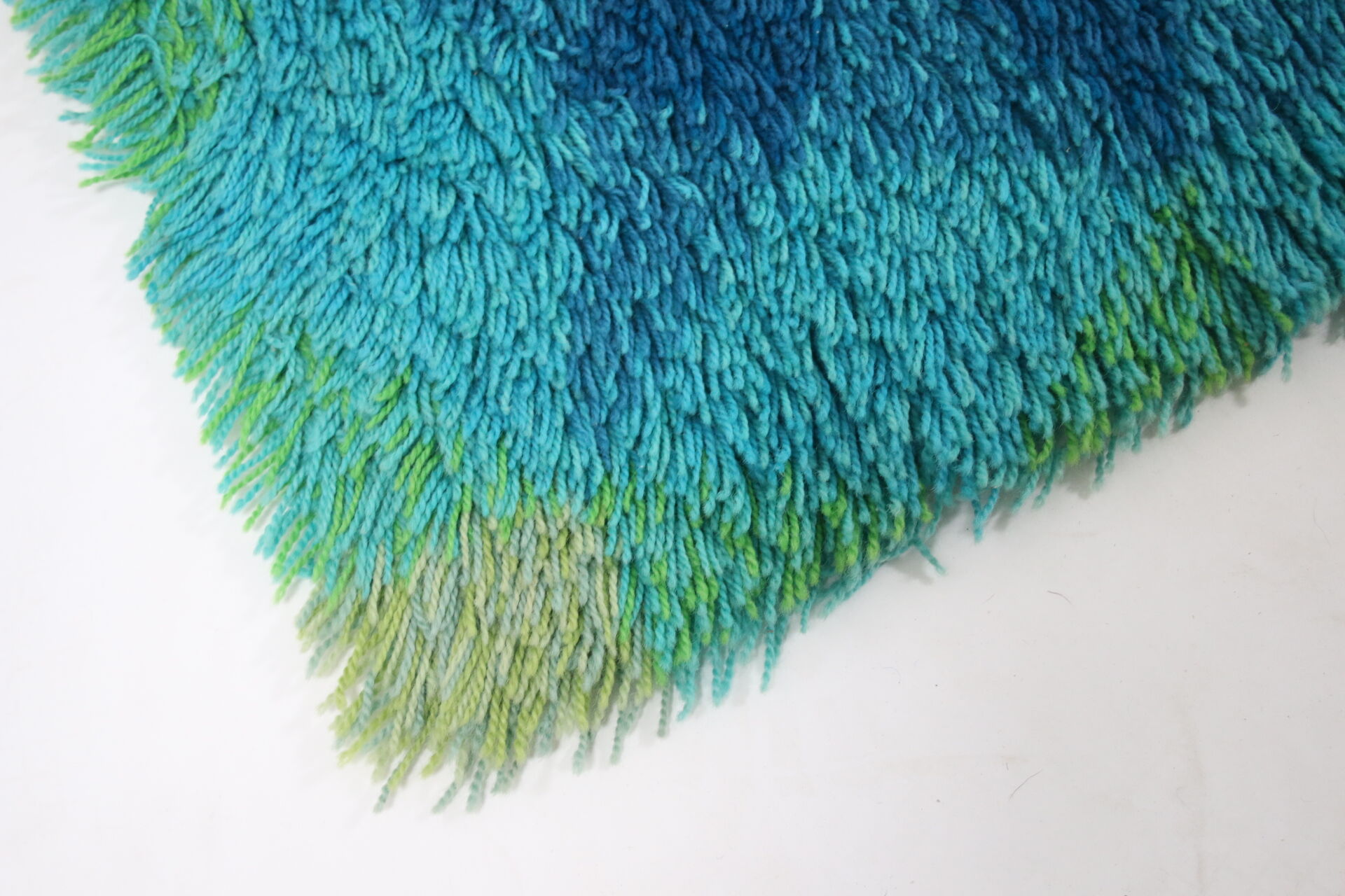 Retro Vintage wool hand-knotted carpet Sweden, 1960s / 70s 140x190cm