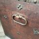 Ancien coffre en bois et cuir
