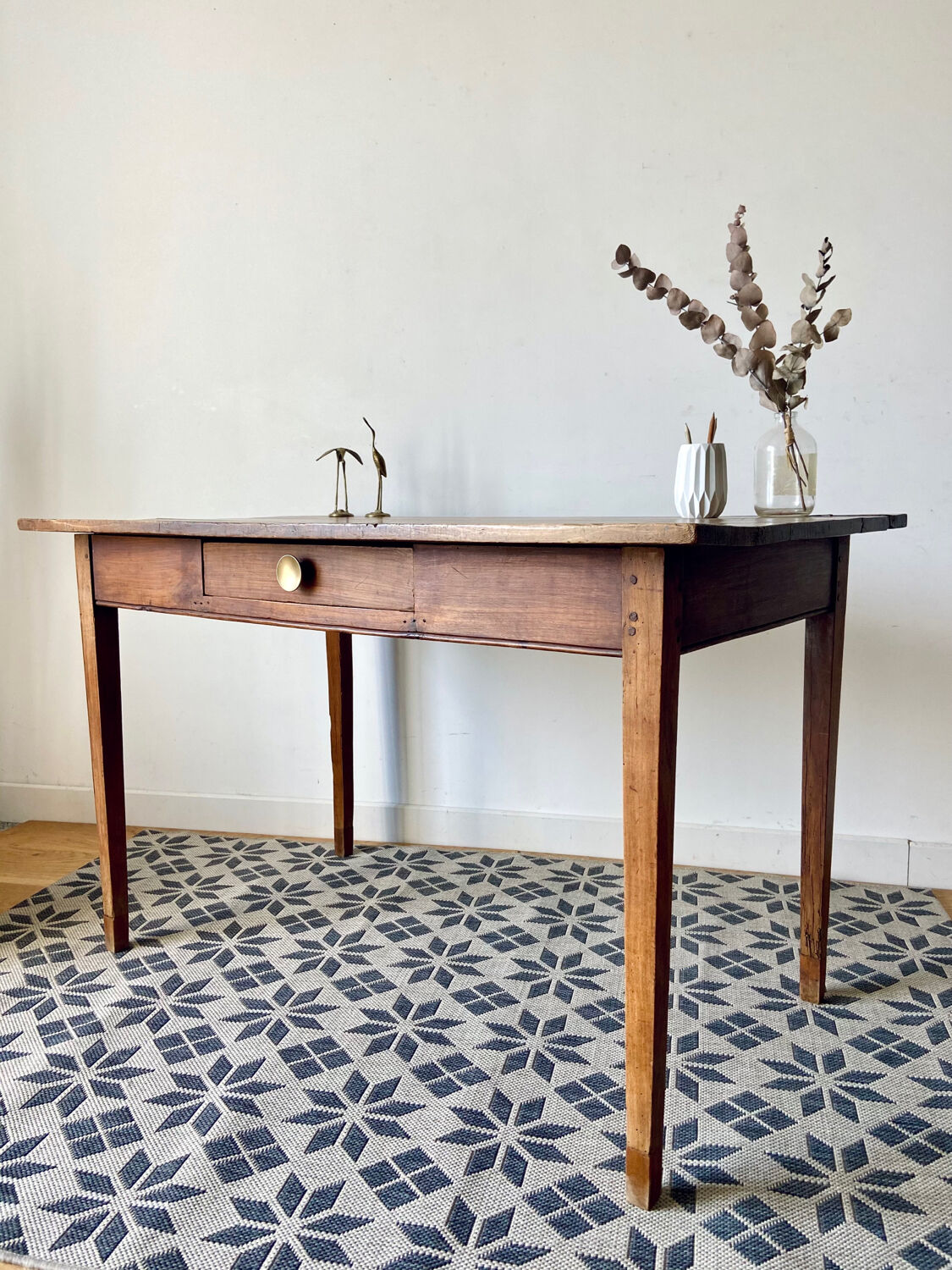 Farmhouse / antique table