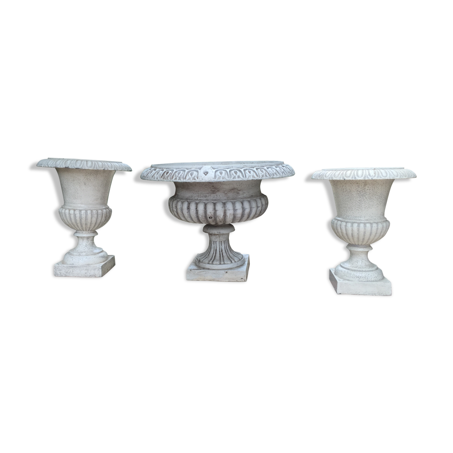 Set of planters: clasp and cast iron pots