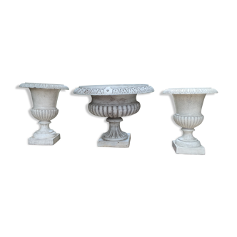 Set of planters: clasp and cast iron pots