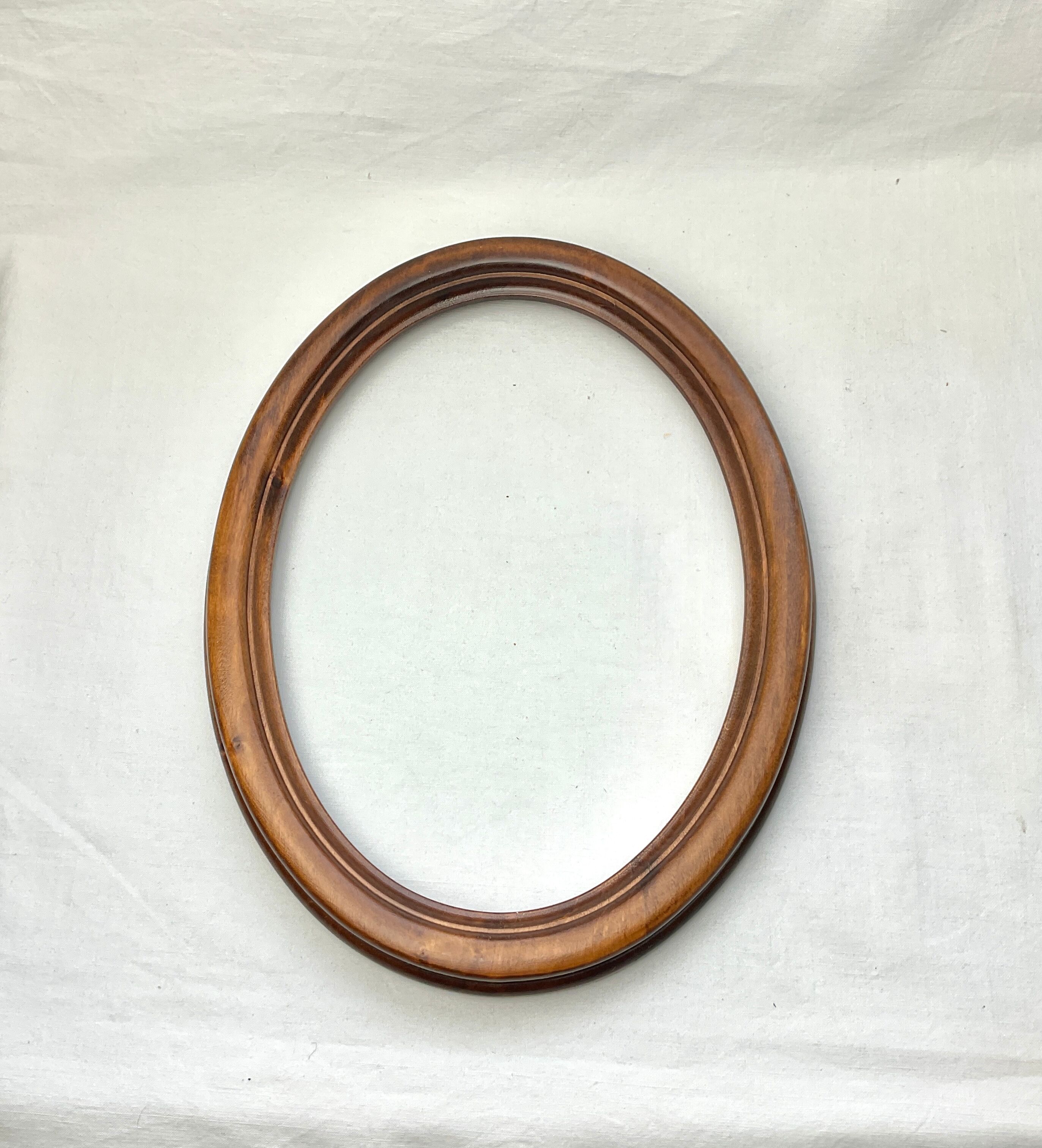 Oval wooden frame b+h