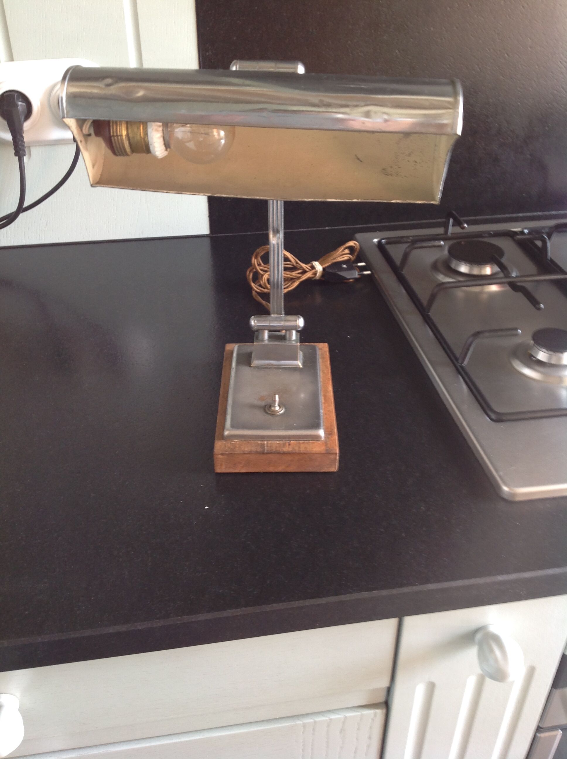 Lampe de bureau orientable en métal vers 1930