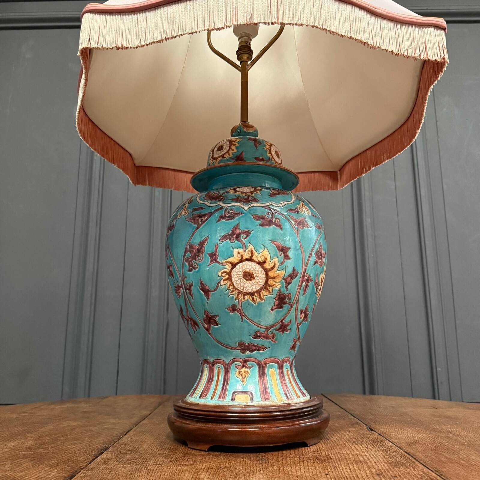 Large Chinese ceramic lamp, 20th century, floral decoration, original lampshade