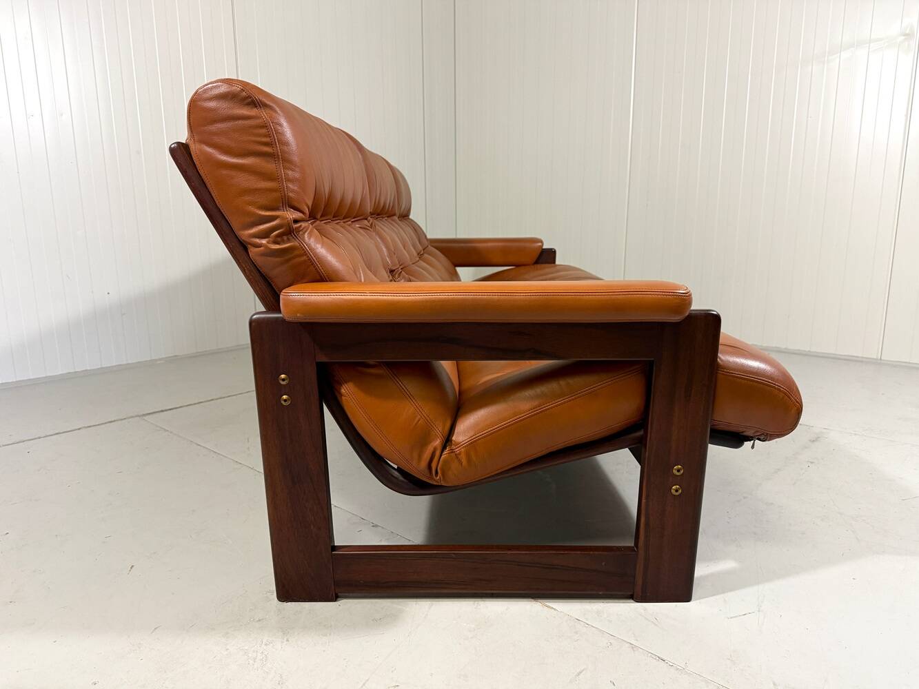 Rosewood and cognac leather canapé by Coja Culemborg, Netherlands, 1970s.