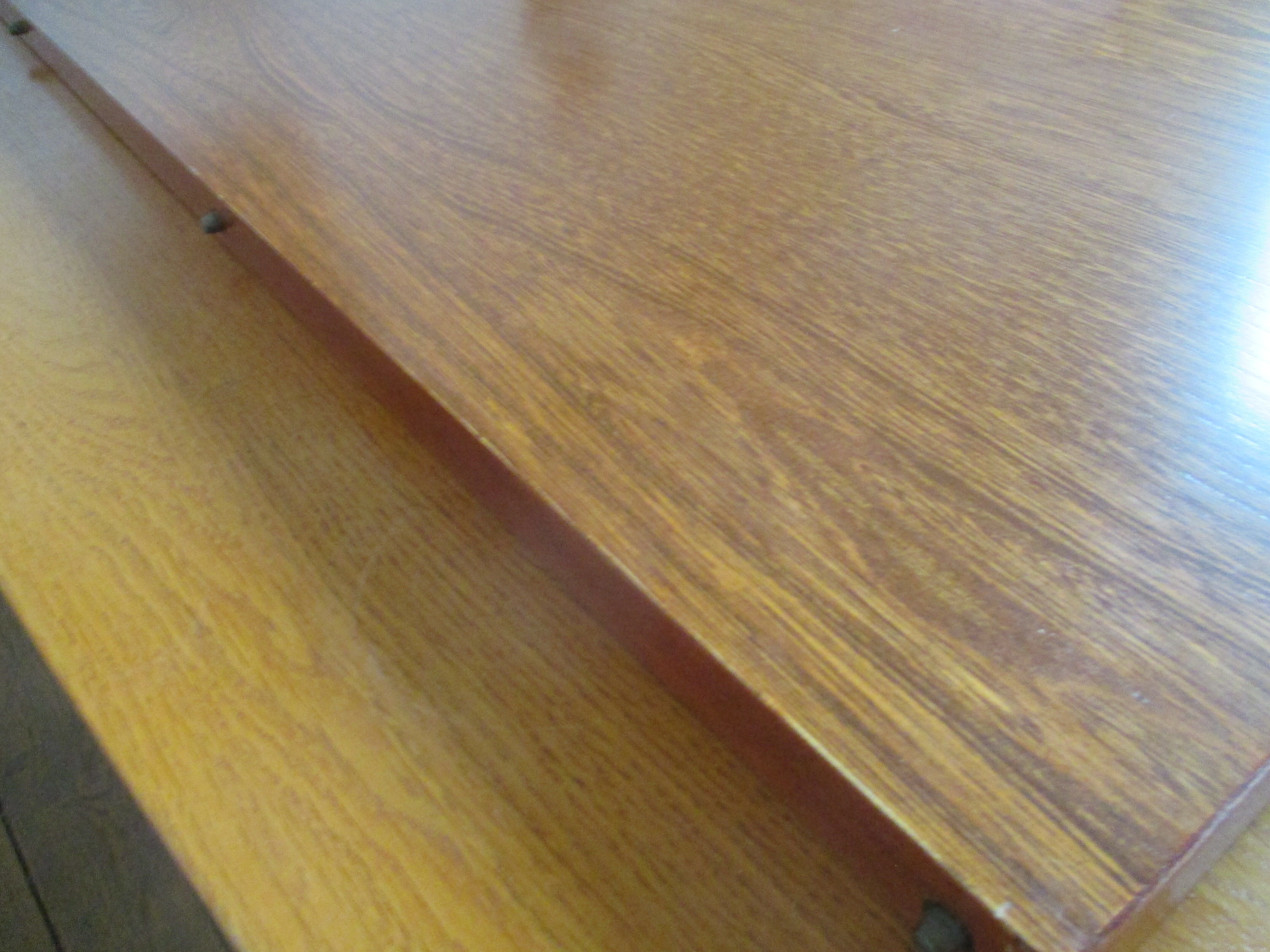 Baumann oval table