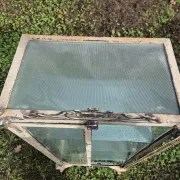 Ancienne vitrine de chirurgien