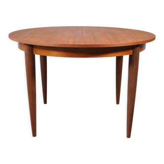 Extendable dining table in 1970 teak.