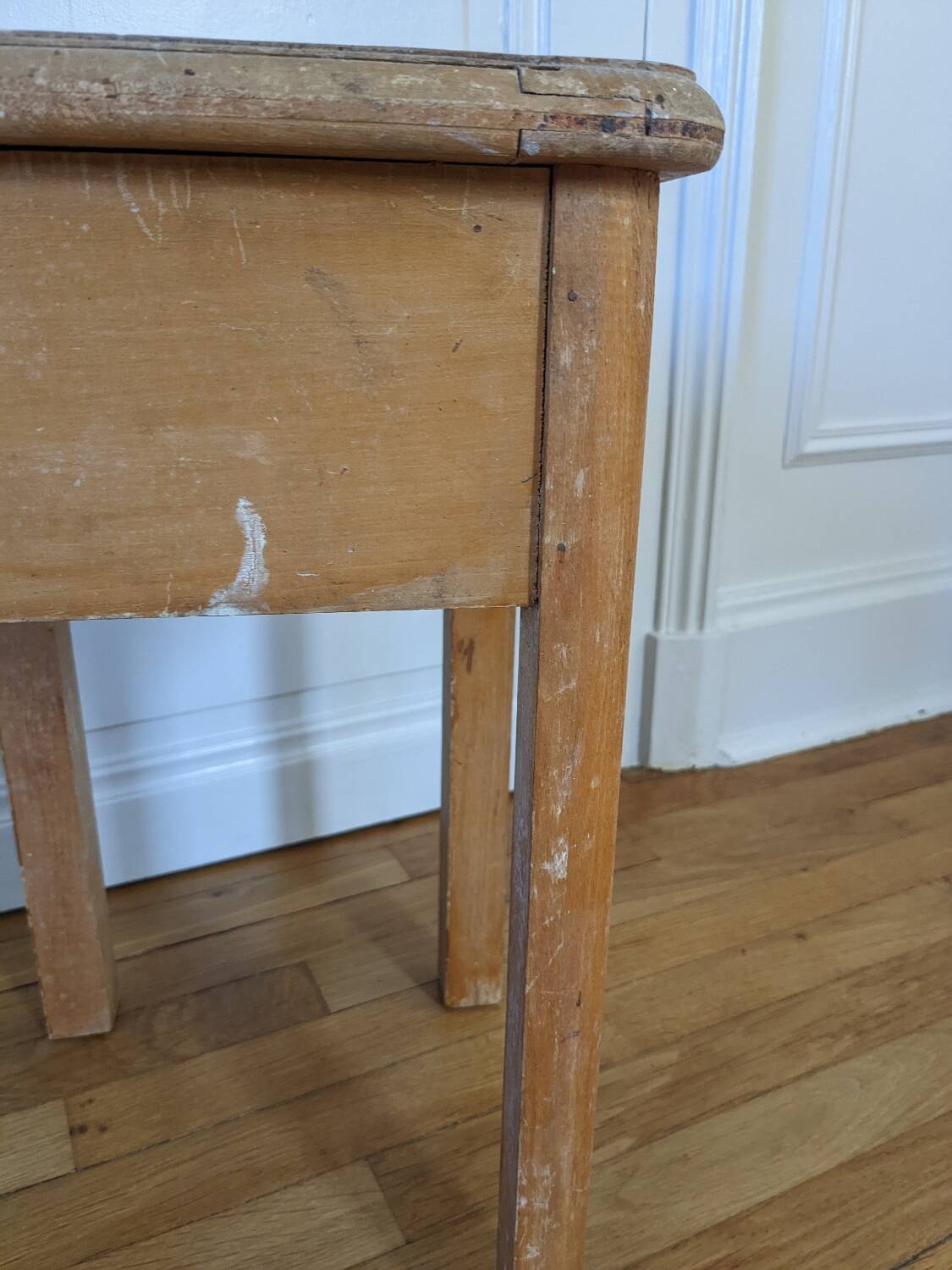 Painter's chest stool