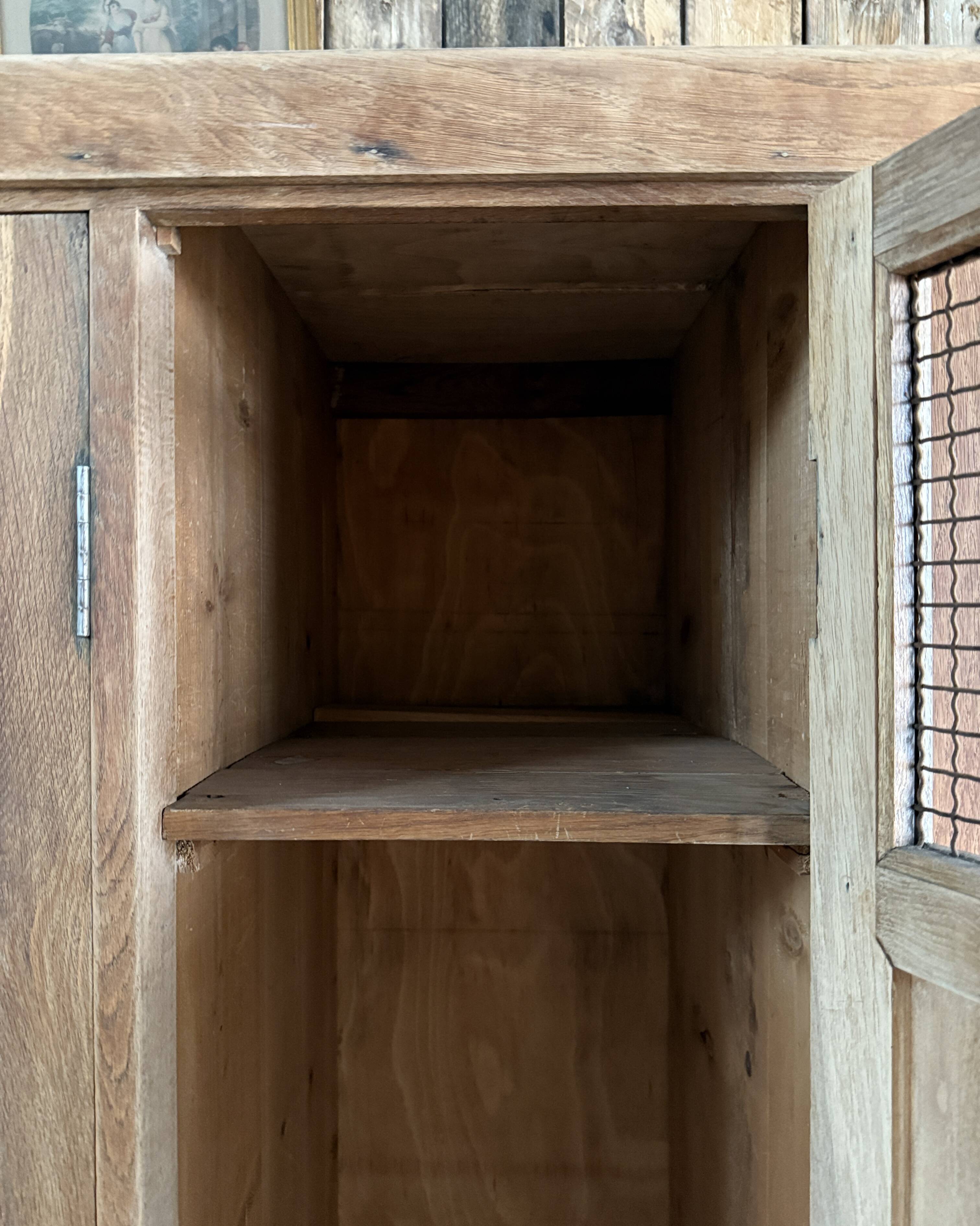 Ancien vestiaire d’atelier (rénové)