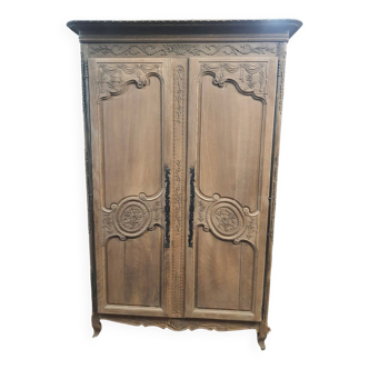 Armoire normande décapée