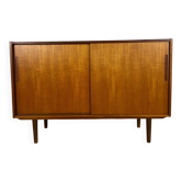 Buffet danois en teck avec portes coulissantes – Années 60