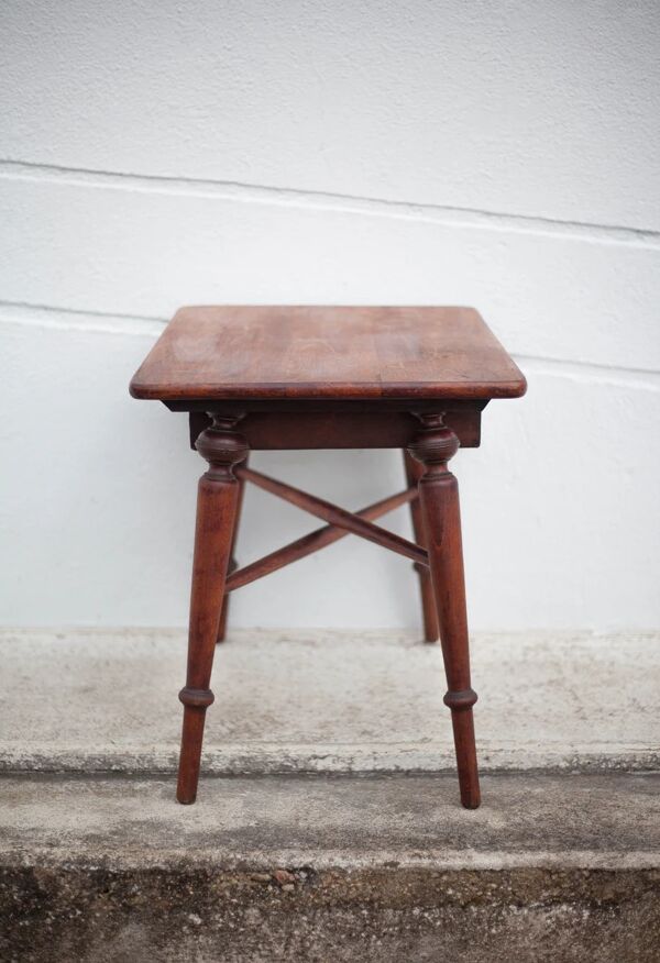 Table basse bois avec tiroir Thonet, table d'appoint table de chevet, bout de canapé vintage